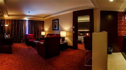 سویت هتل پارسیان آزادی تهران سویت هتل پارسیان آزادی تهران